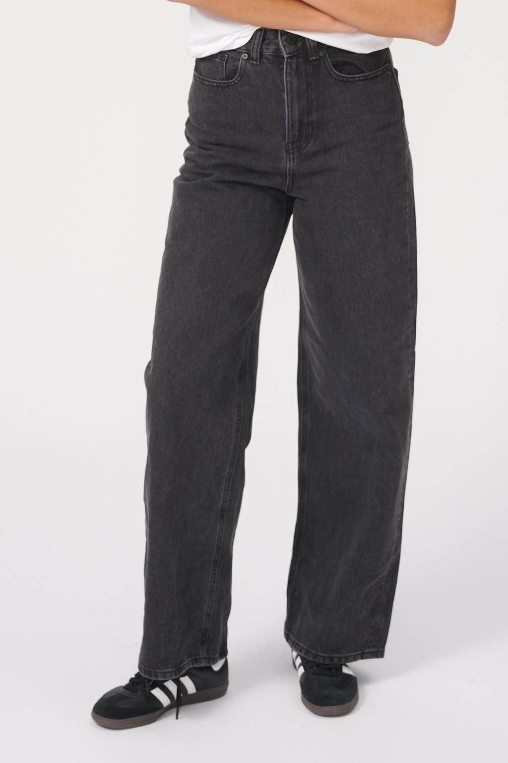 The Original Performance Weite Jeans - Gewaschener schwarzer Denim