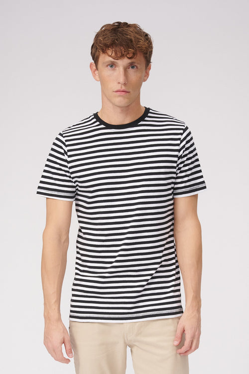Nørregade Stripe - Black-White - TeeShoppen Group™ - T-shirt - TeeShoppen