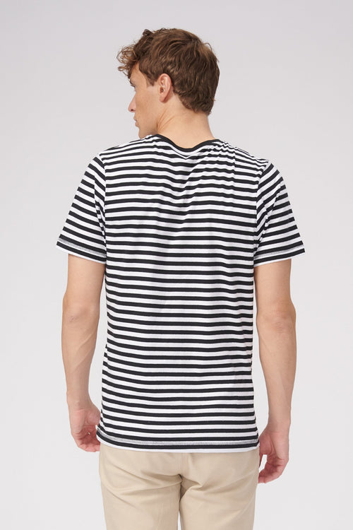 Nørregade Stripe - Black-White - TeeShoppen Group™ - T-shirt - TeeShoppen