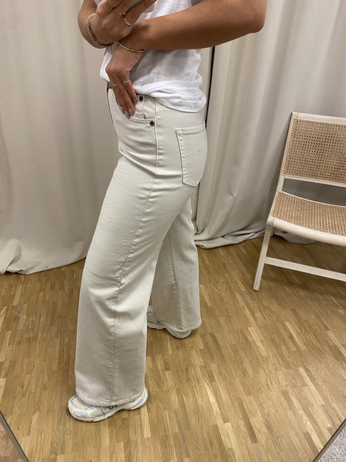 Owi Wide Jeans - White - TeeShoppen Group™ - Jeans - Sisters Point