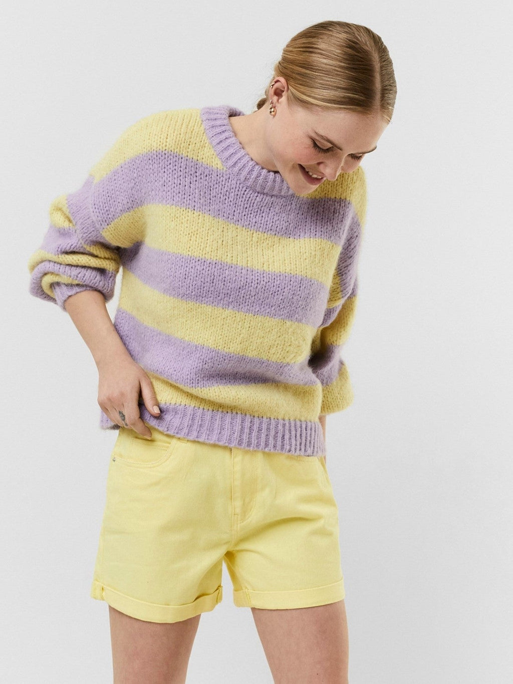 Striped O -Neck Strickpullover - lila / gelb