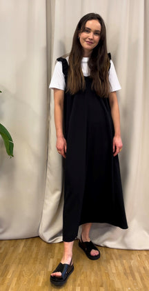 Zora Midi Kleid - schwarz